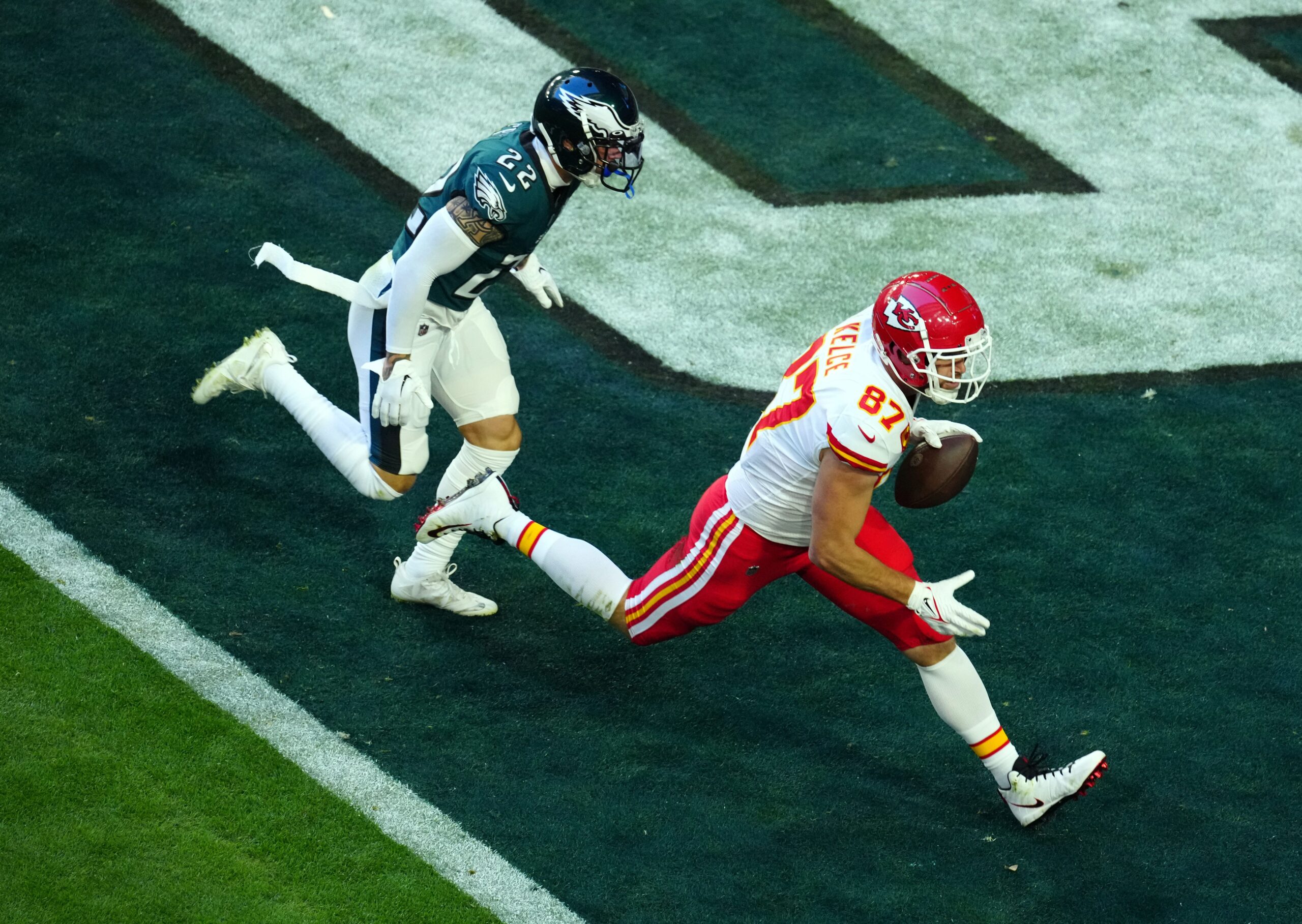 Kalshi's Super Bowl 2025 Prediction Markets Favor Chiefs Over Eagles Compared to Sportsbooks